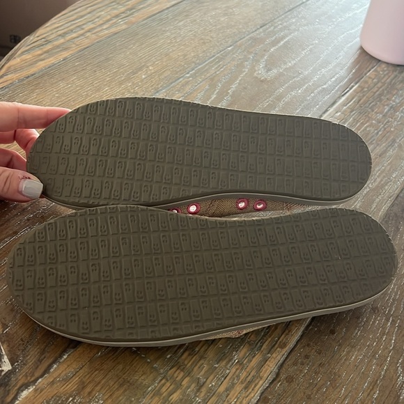 Sanuk slip on shoes in tan. - Picture 3 of 3